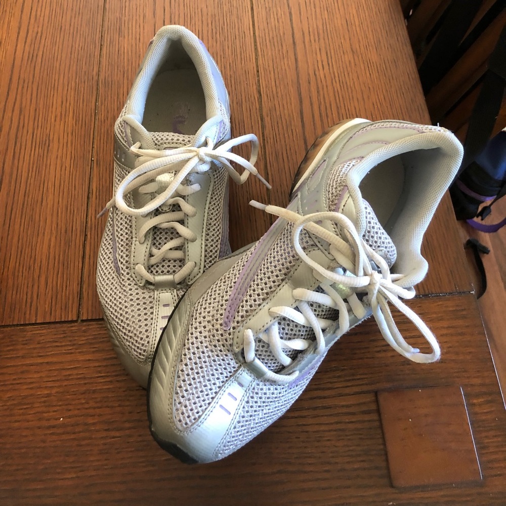 🚫SOLD🚫Excellent Condition Fila Tennis Shoes